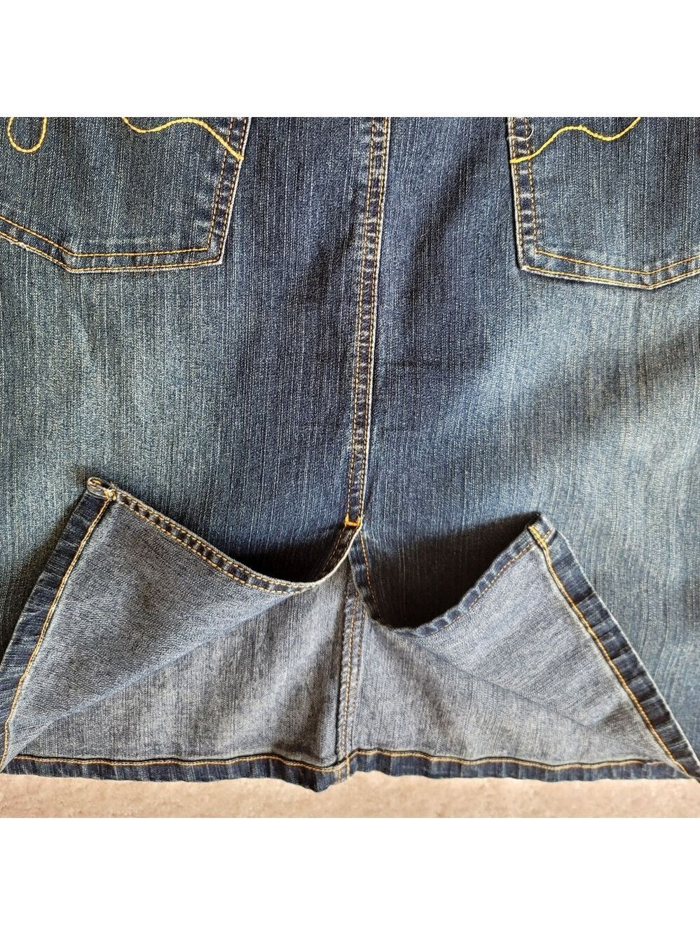 Jones Wear Jeans Denim Skirt Size 8